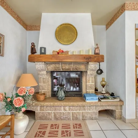 Vue: Luxe 4-chambre Avec Piscine à Pierre Des Tripiers