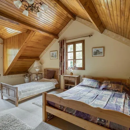 Vue: Luxe 4-chambre Avec Piscine à Pierre Des Tripiers Villa